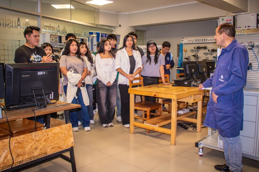 Demostración en el laboratorio de electrónica.